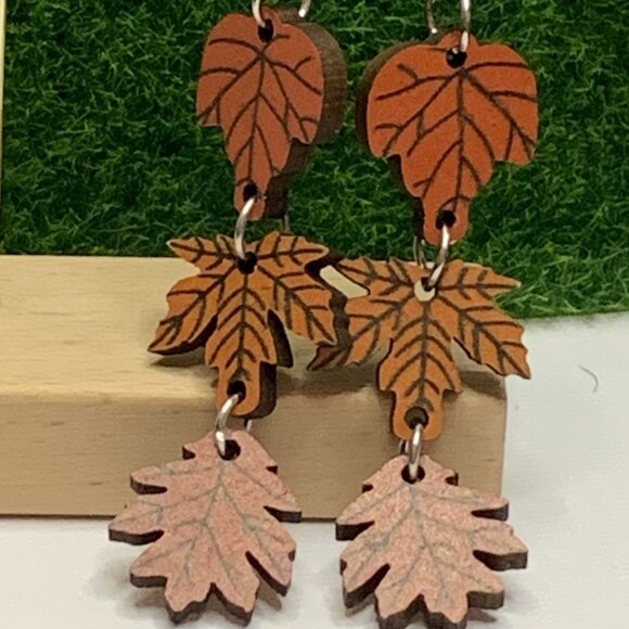 Leaf Earring, Nature Jewelry, Fall Earrings, Gift Idea, Maple Leaf Earring, Leaf - Picture 2 of 4